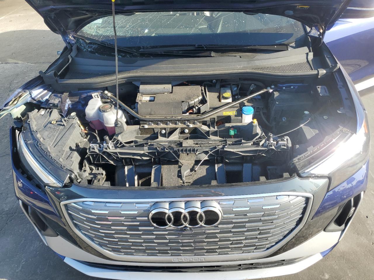 2024 AUDI Q4 e-tron