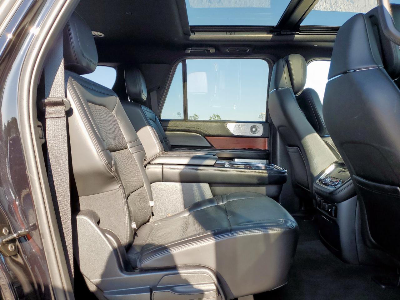 2021 LINCOLN Navigator
