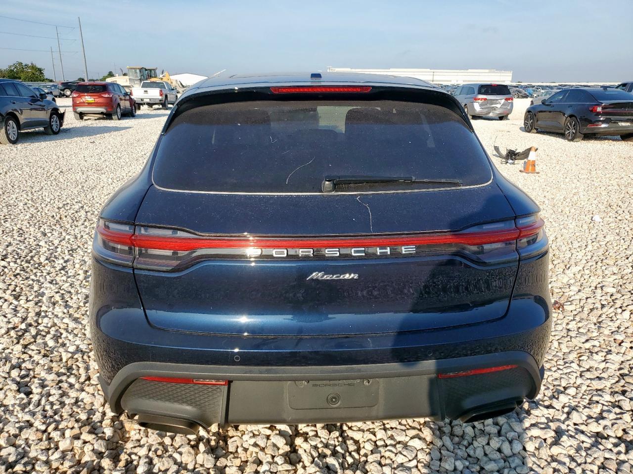 2022 PORSCHE Macan