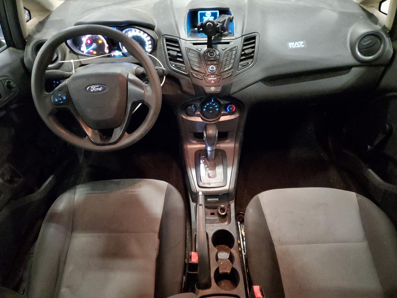 2016 FORD Fiesta