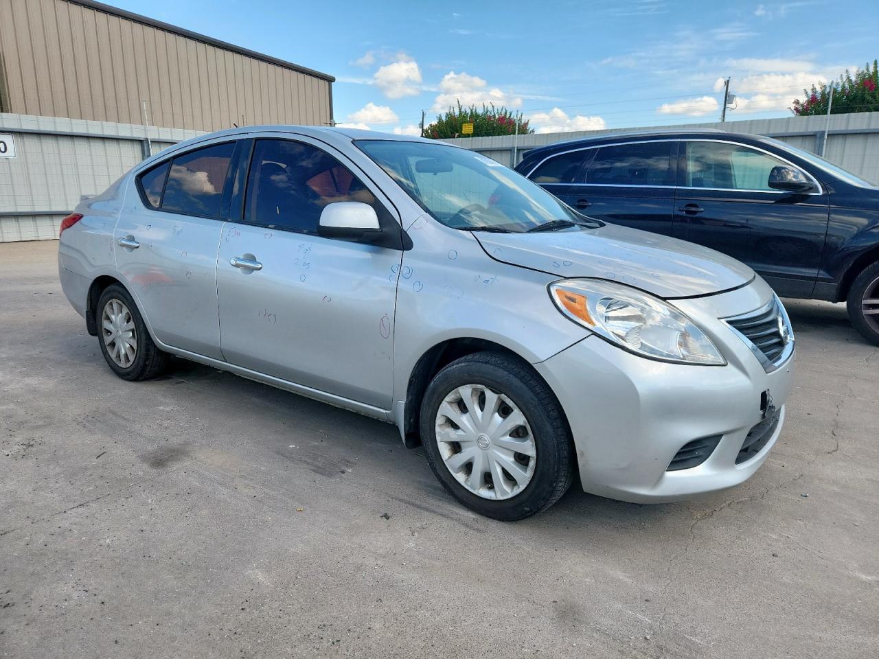 2014 NISSAN VERSA