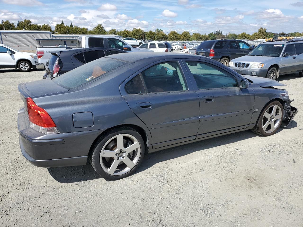 2005 VOLVO S60
