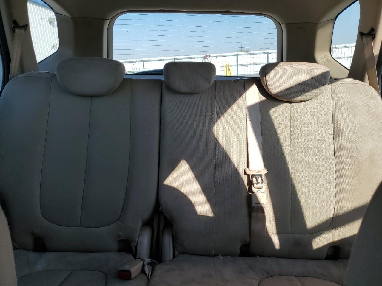 2009 KIA RONDO