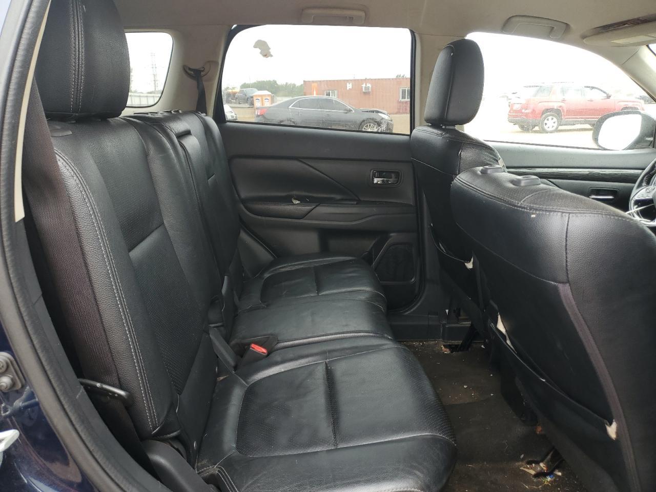 2016 MITSUBISHI outlander