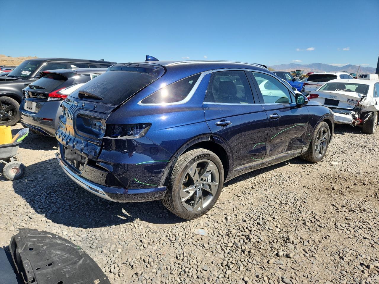 2025 GENESIS GV70
