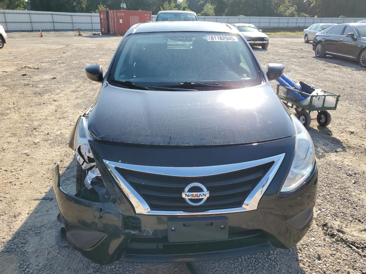 2017 NISSAN VERSA