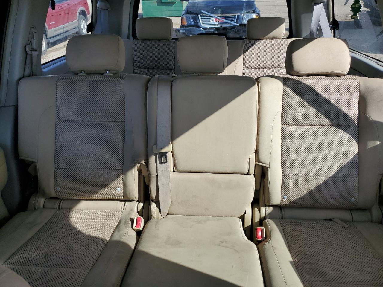 2004 NISSAN Armada