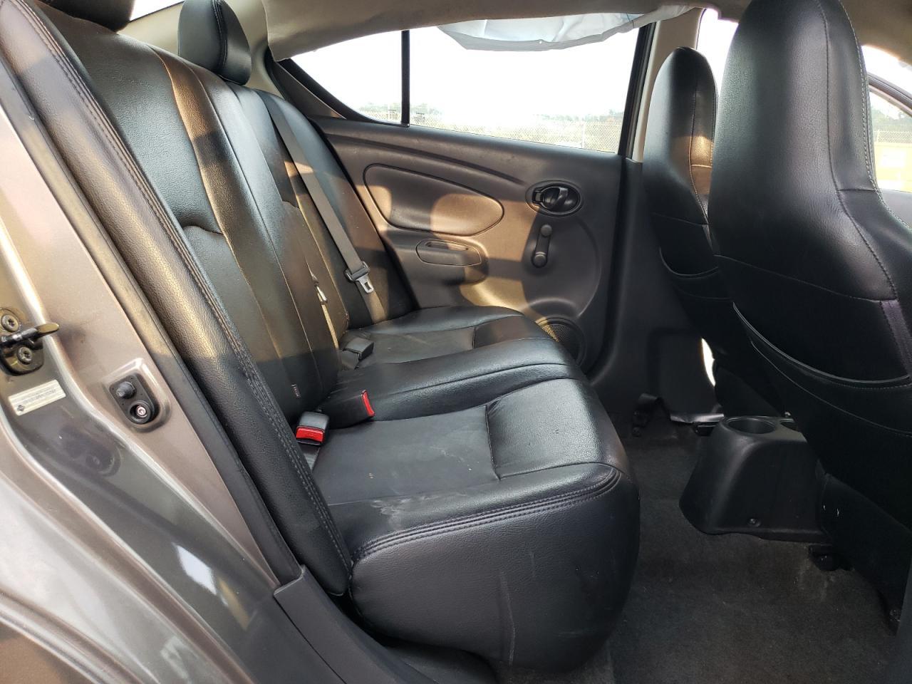 2015 NISSAN VERSA