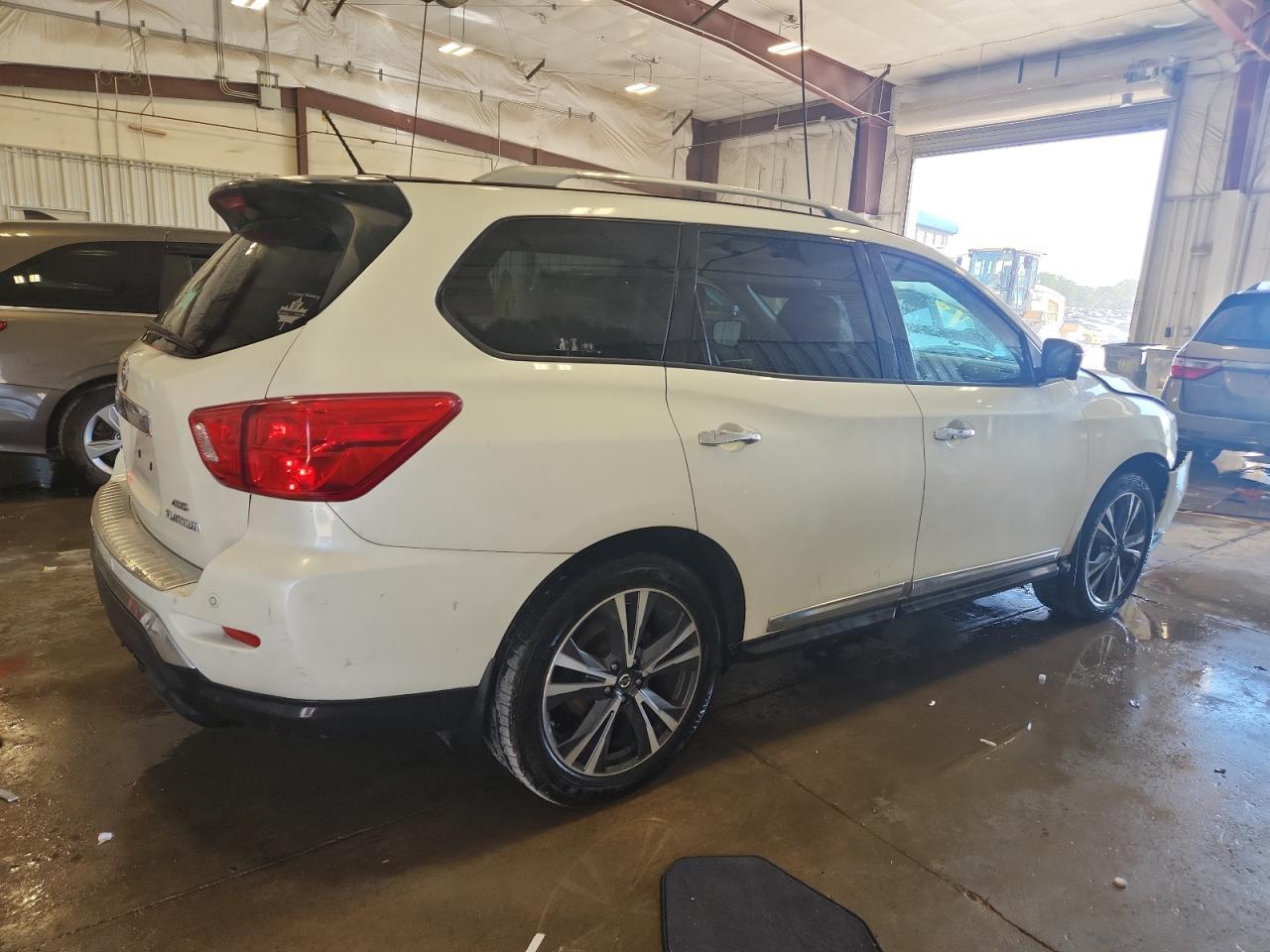 2017 NISSAN PATHFINDER