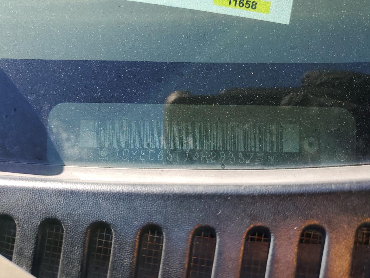 2004 CADILLAC ESCALADE