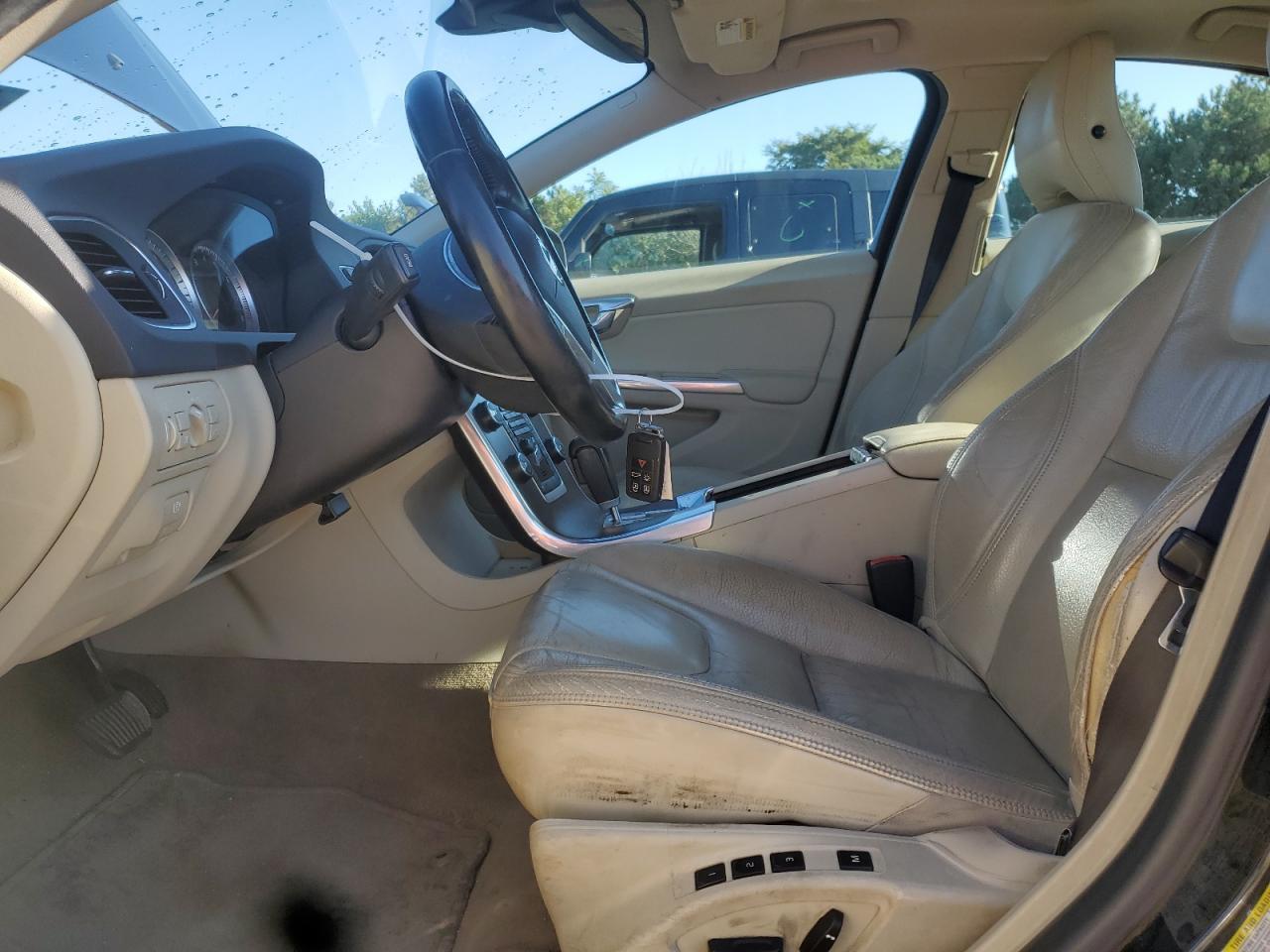 2012 VOLVO S60