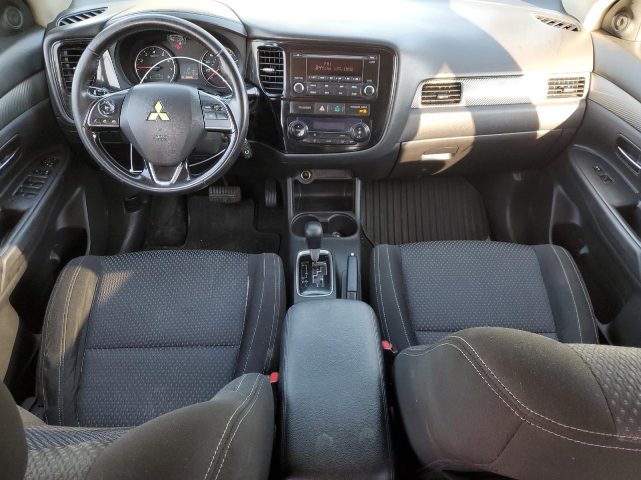 2016 MITSUBISHI outlander
