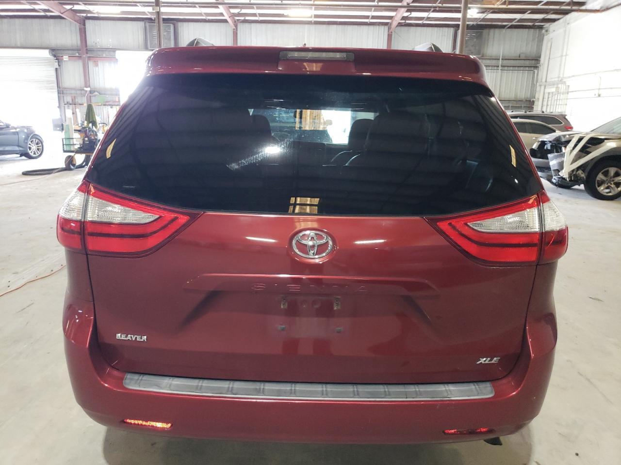 2015 TOYOTA SIENNA