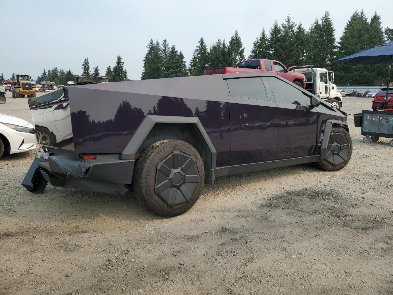 2024 TESLA Cybertruck