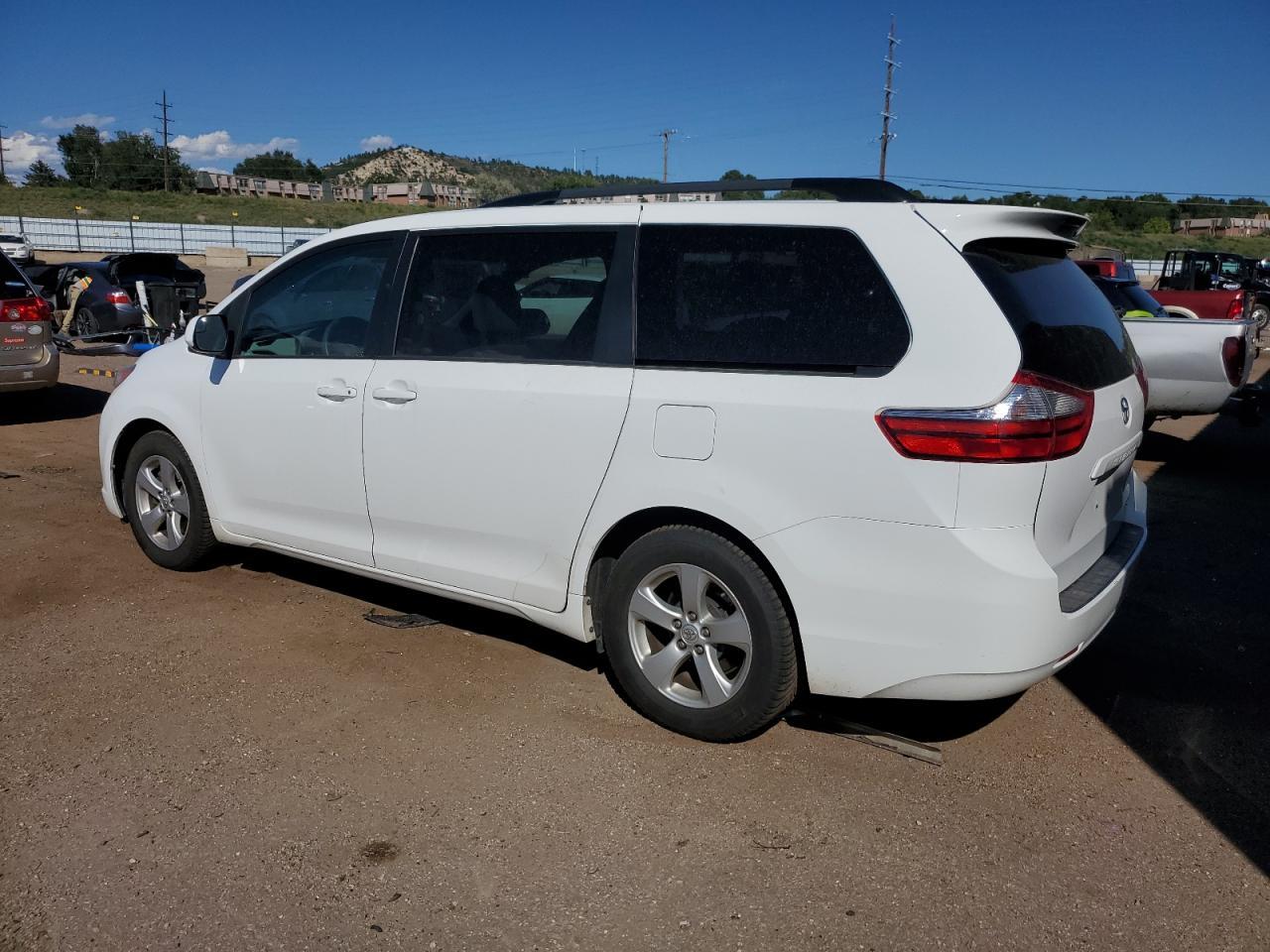 2016 TOYOTA SIENNA