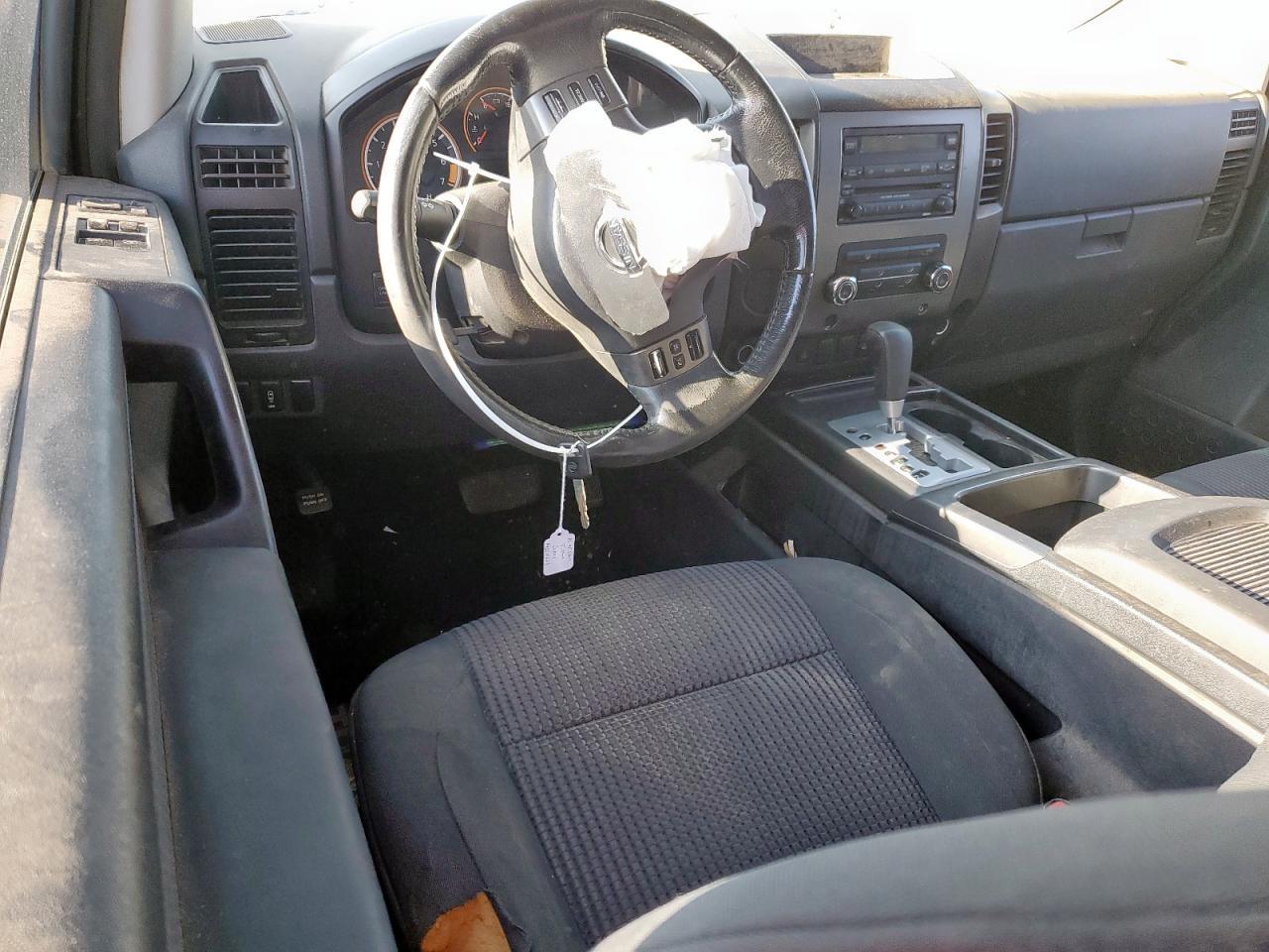 2011 NISSAN Titan