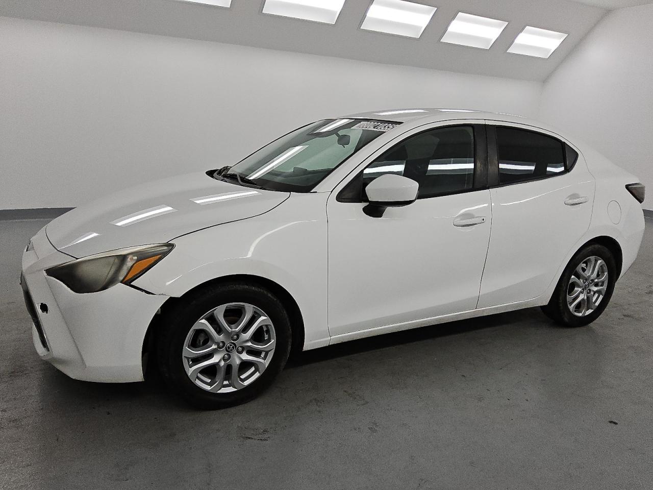 2016 TOYOTA SCION