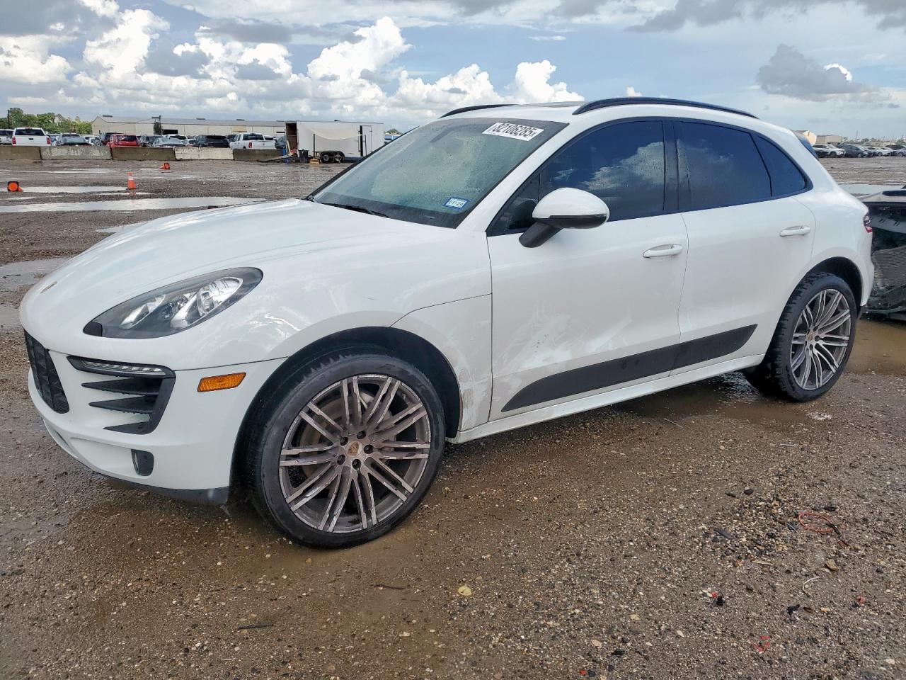 2015 PORSCHE Macan