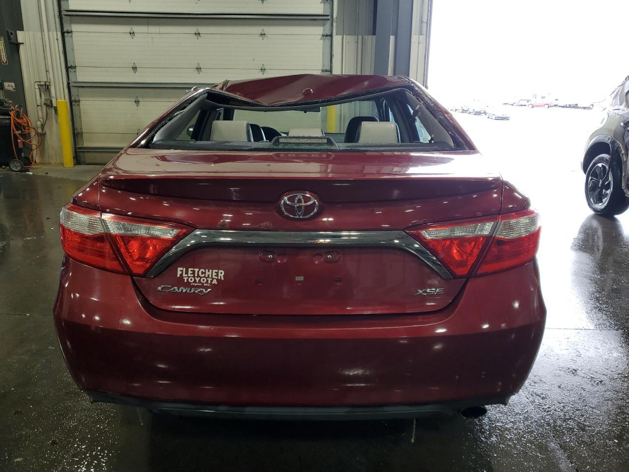 2016 TOYOTA CAMRY
