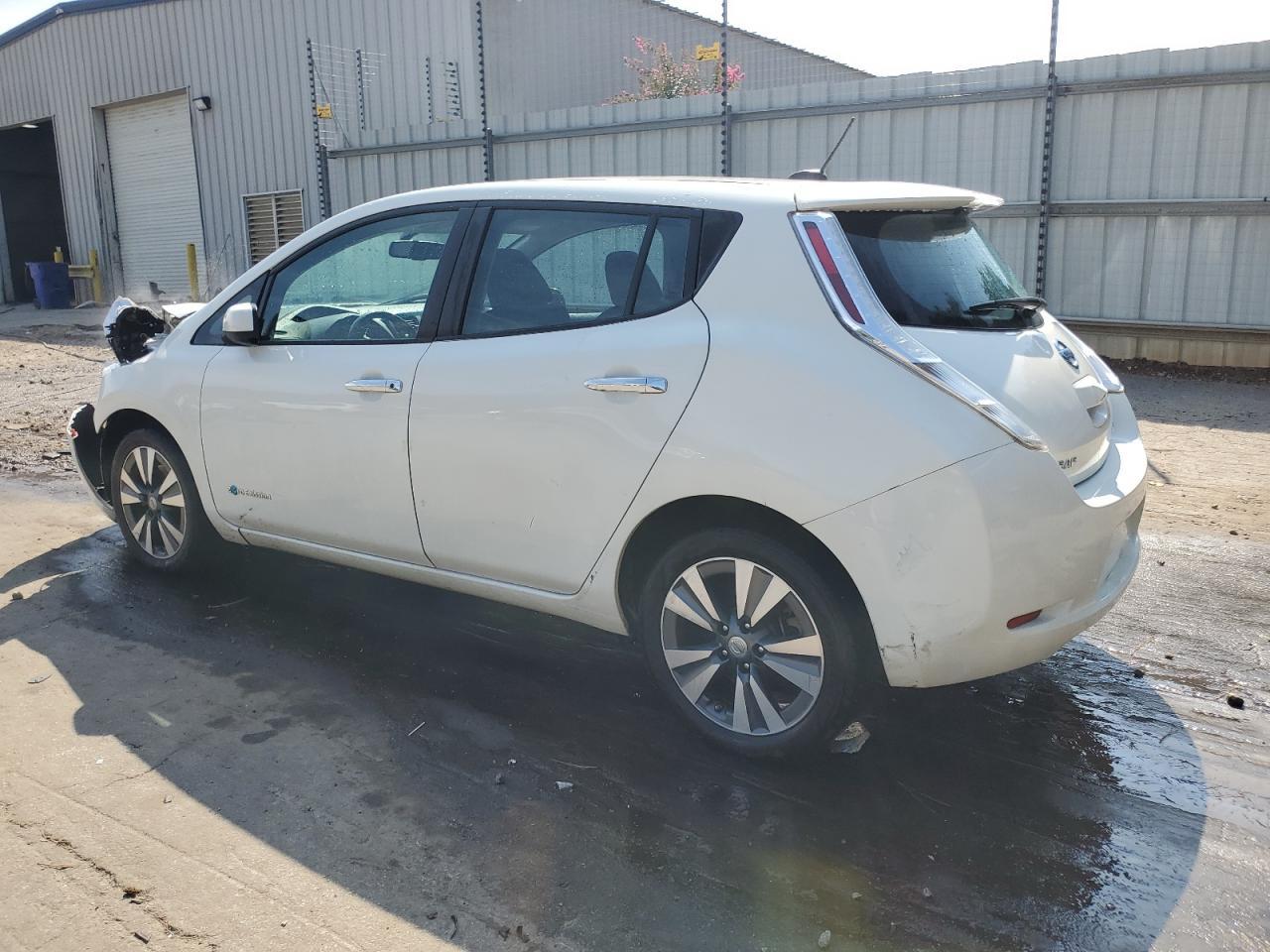 2015 NISSAN LEAF
