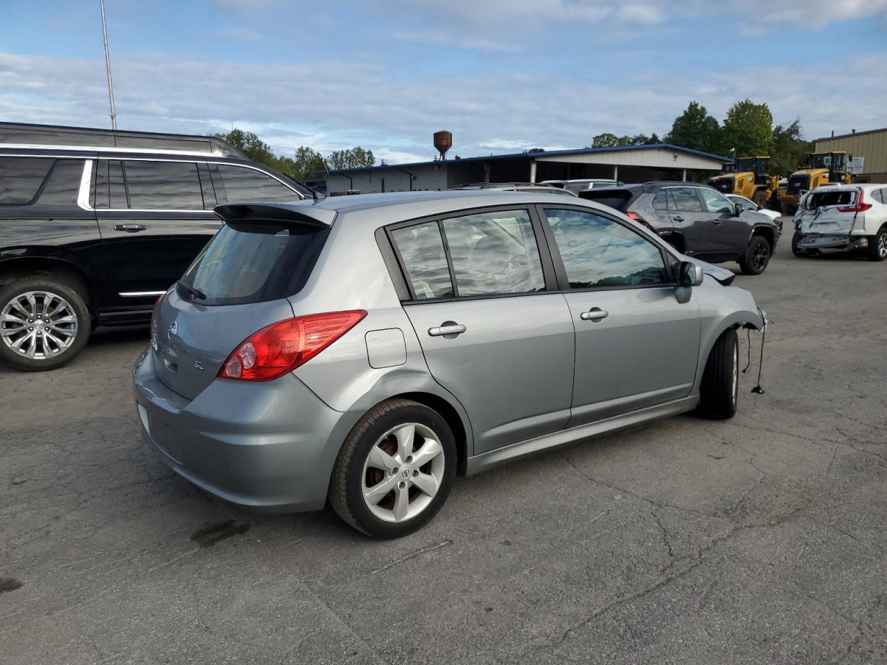 2010 NISSAN VERSA