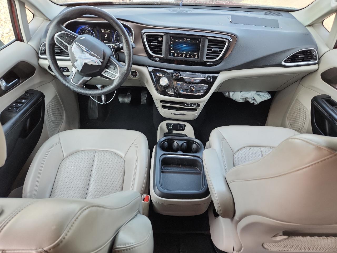 2021 CHRYSLER Voyager