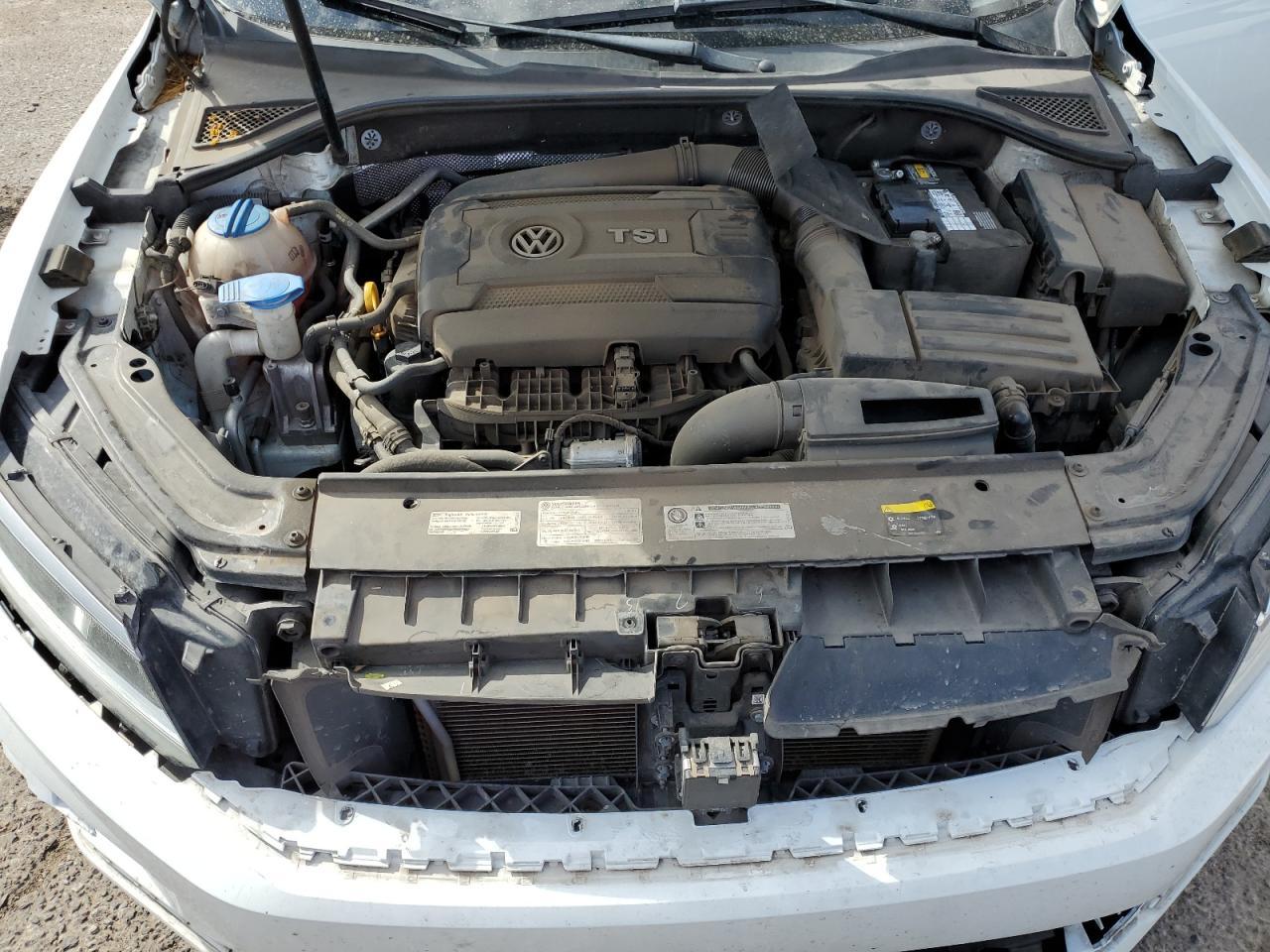 2017 VOLKSWAGEN Passat