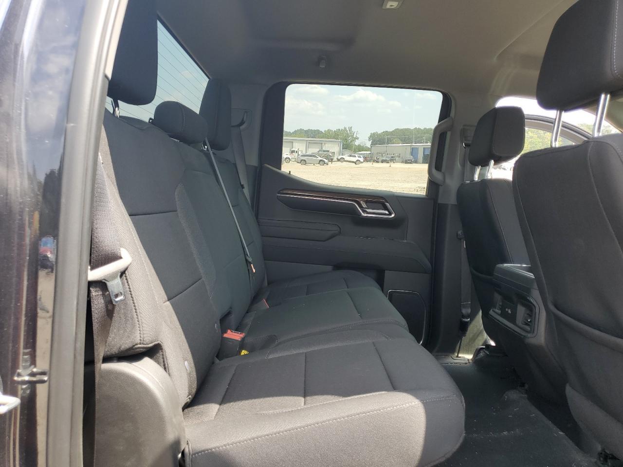 2024 CHEVROLET Silverado