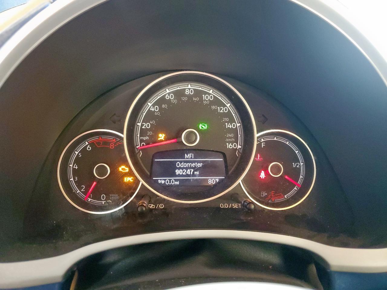 2018 VOLKSWAGEN Beetle