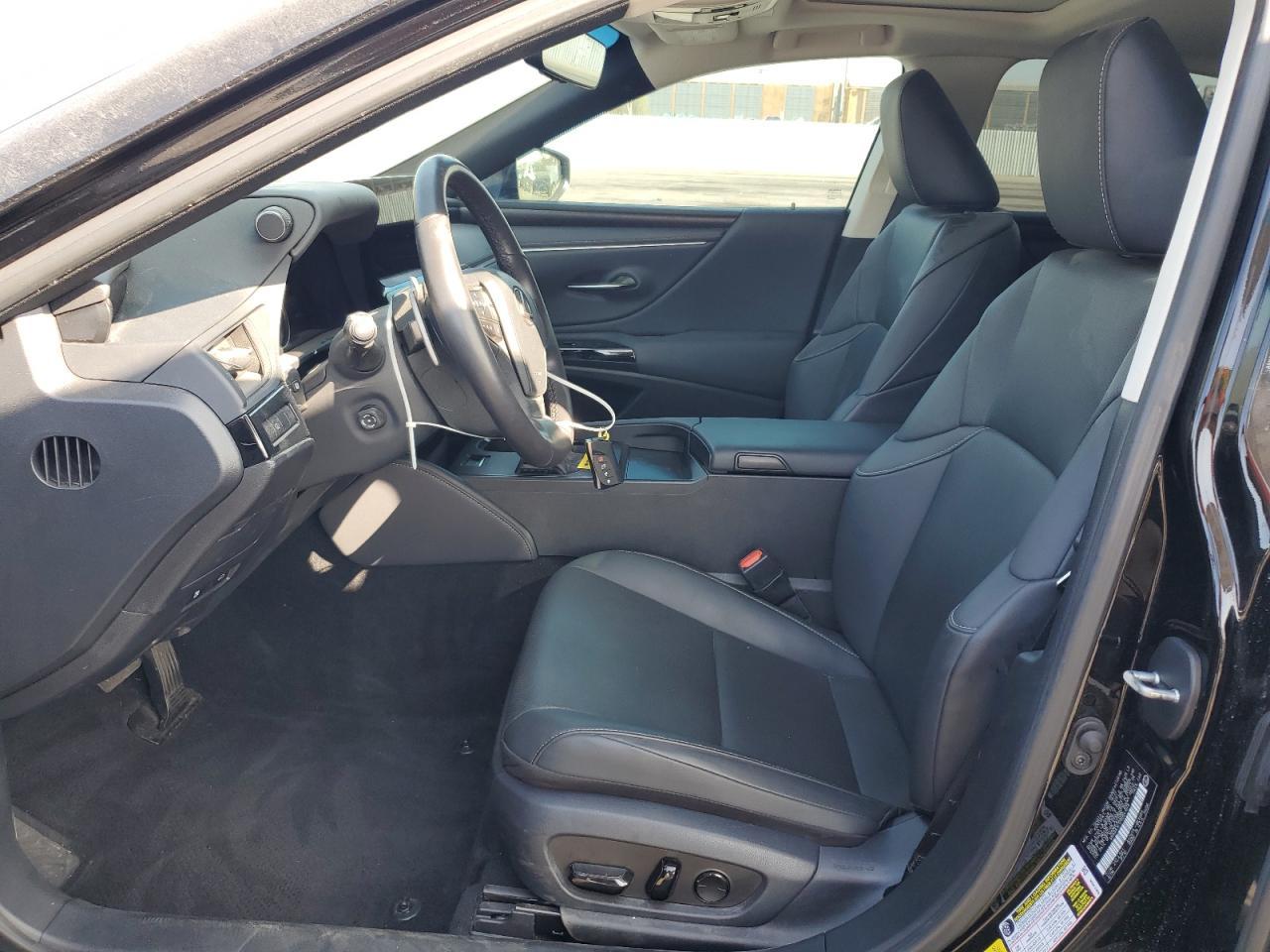 2024 LEXUS Es