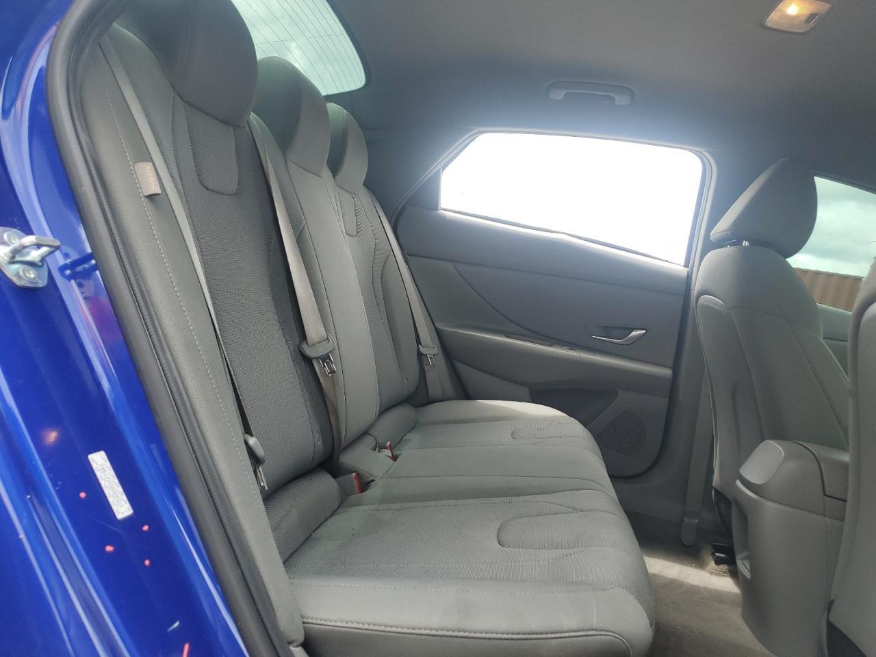 2024 HYUNDAI ELANTRA