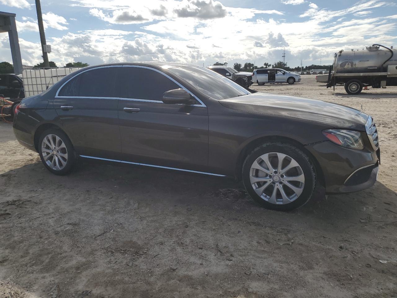 2017 MERCEDES-BENZ E-Class