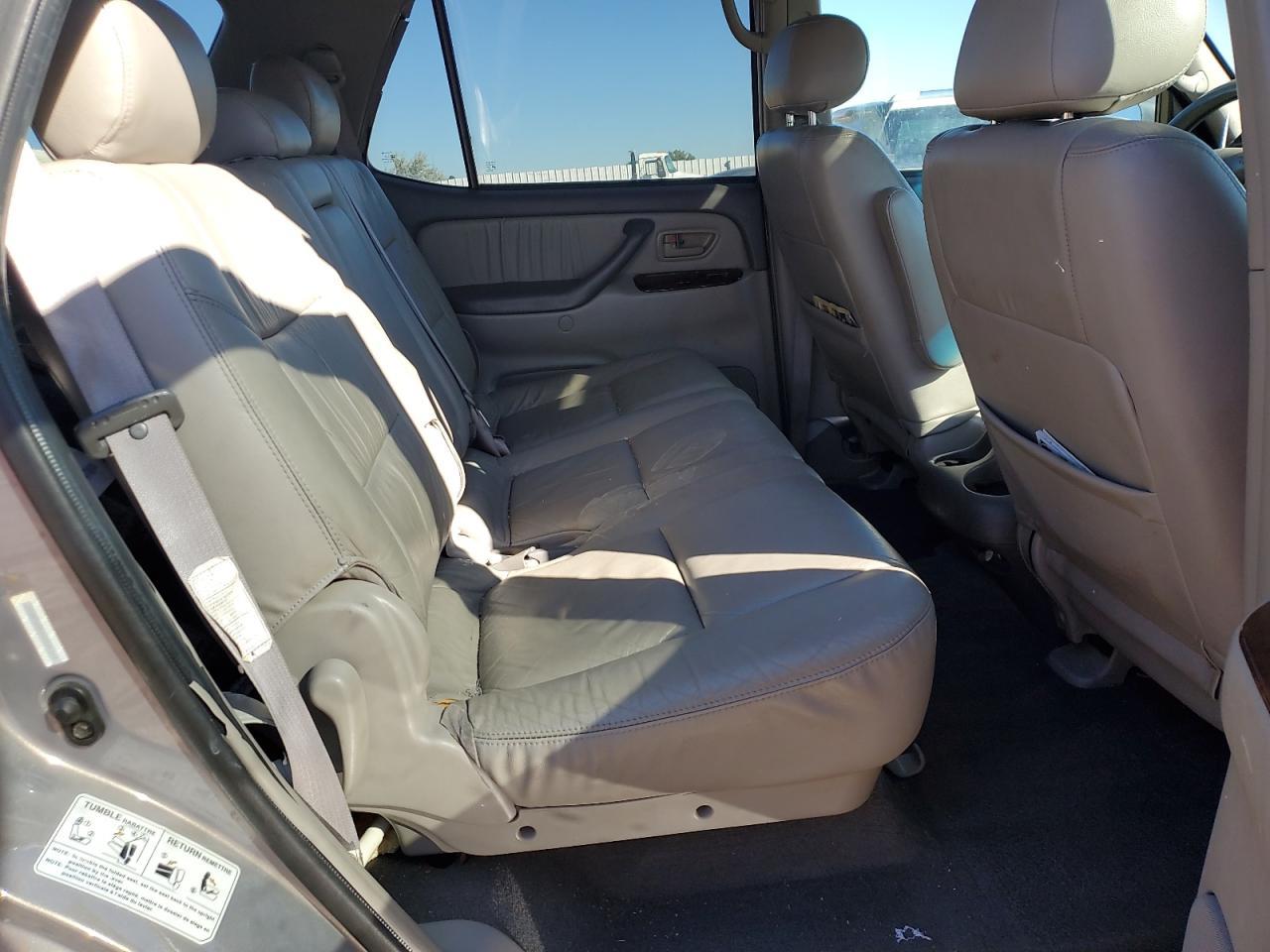 2001 TOYOTA Sequoia