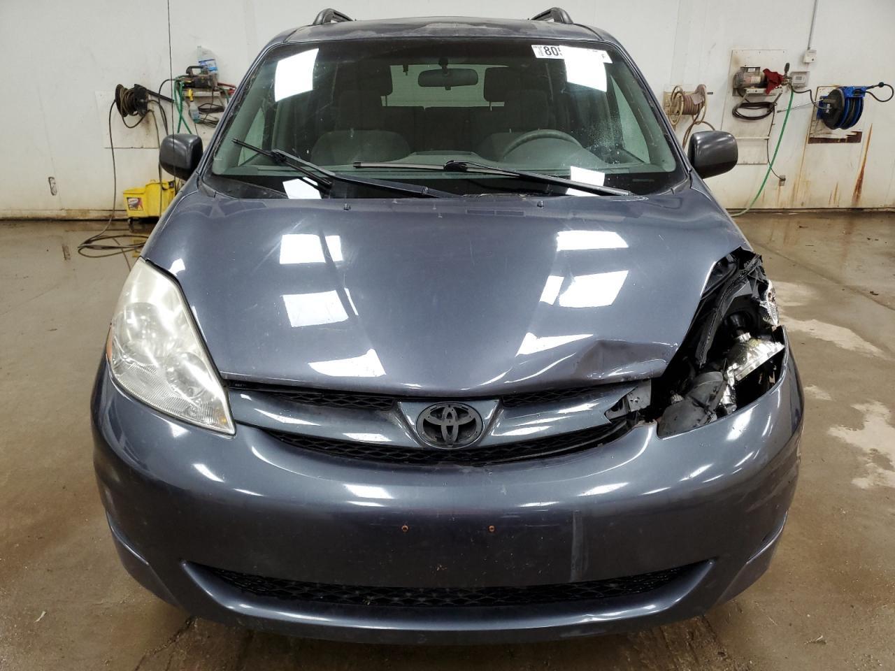 2006 TOYOTA SIENNA