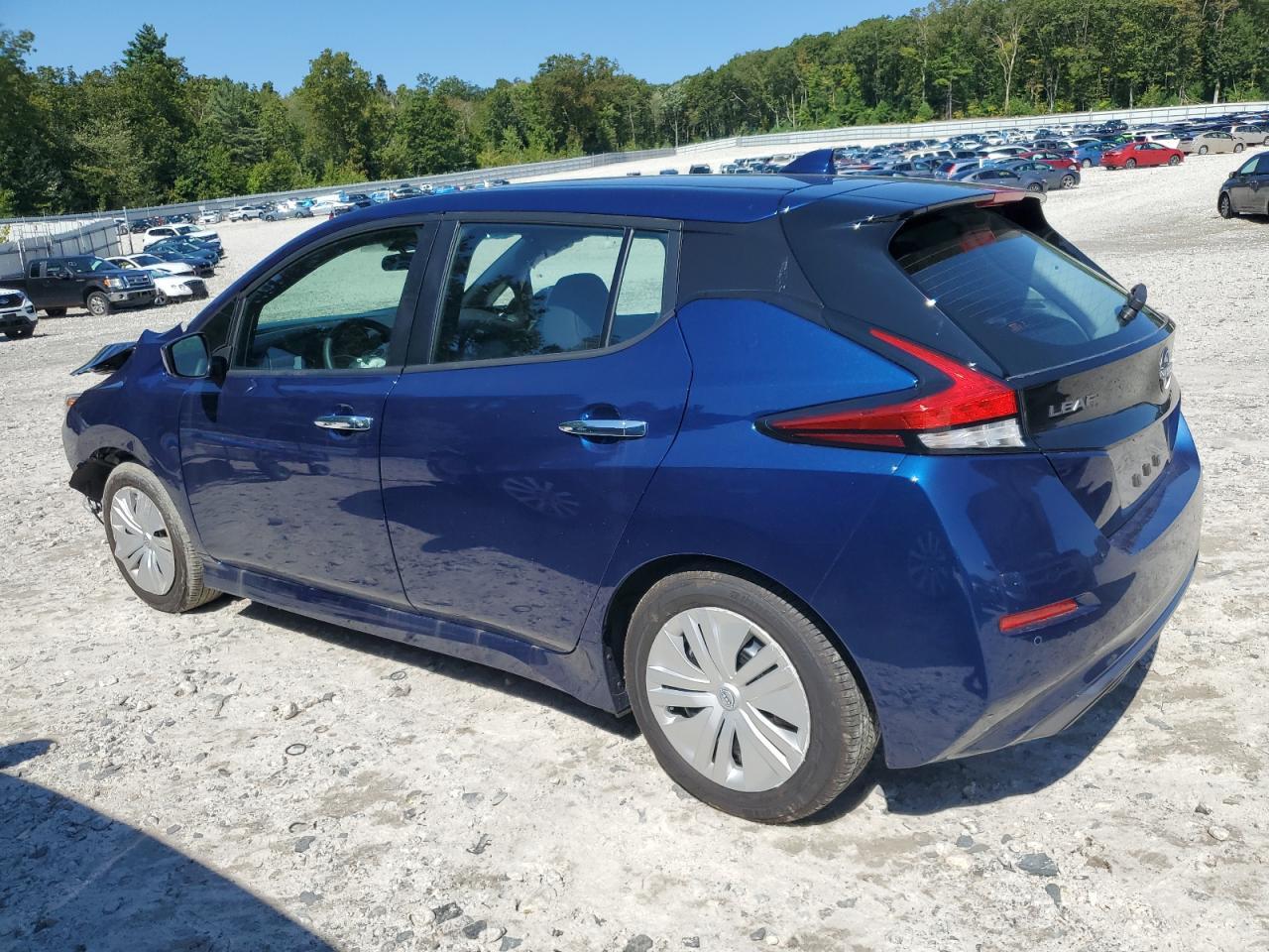2025 NISSAN LEAF