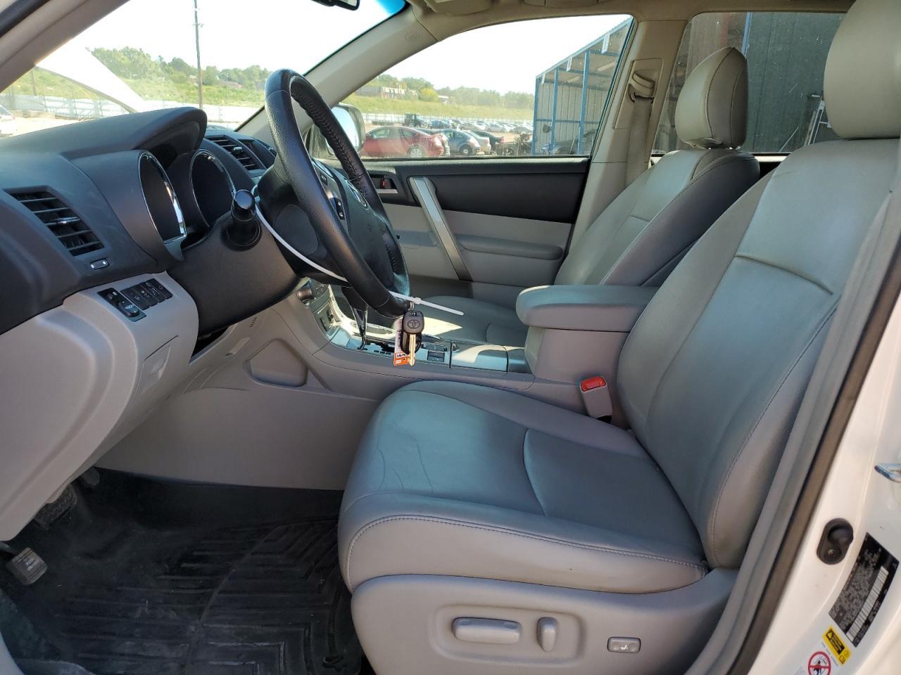 2013 TOYOTA HIGHLANDER