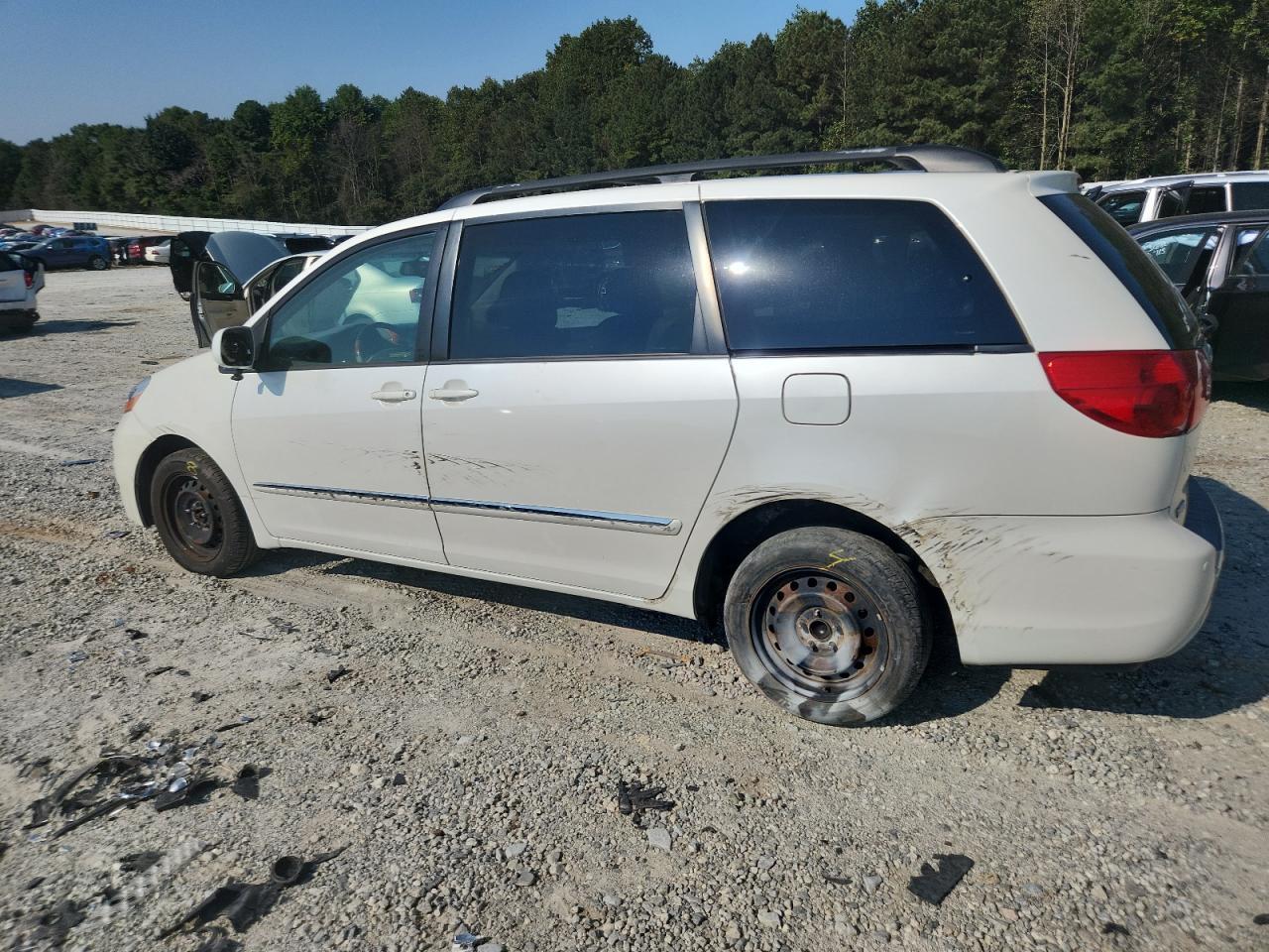 2010 TOYOTA SIENNA