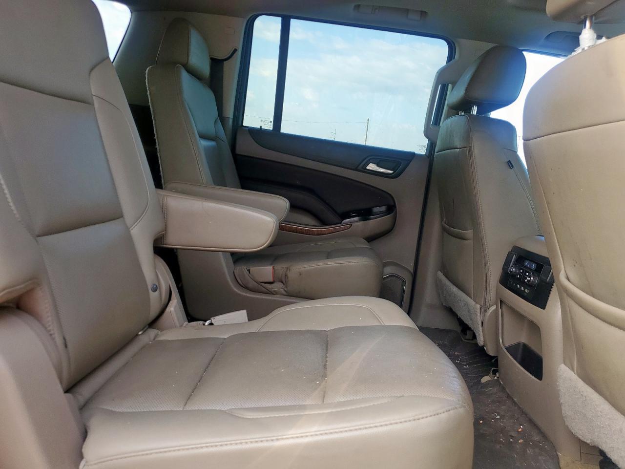 2018 CHEVROLET Suburban
