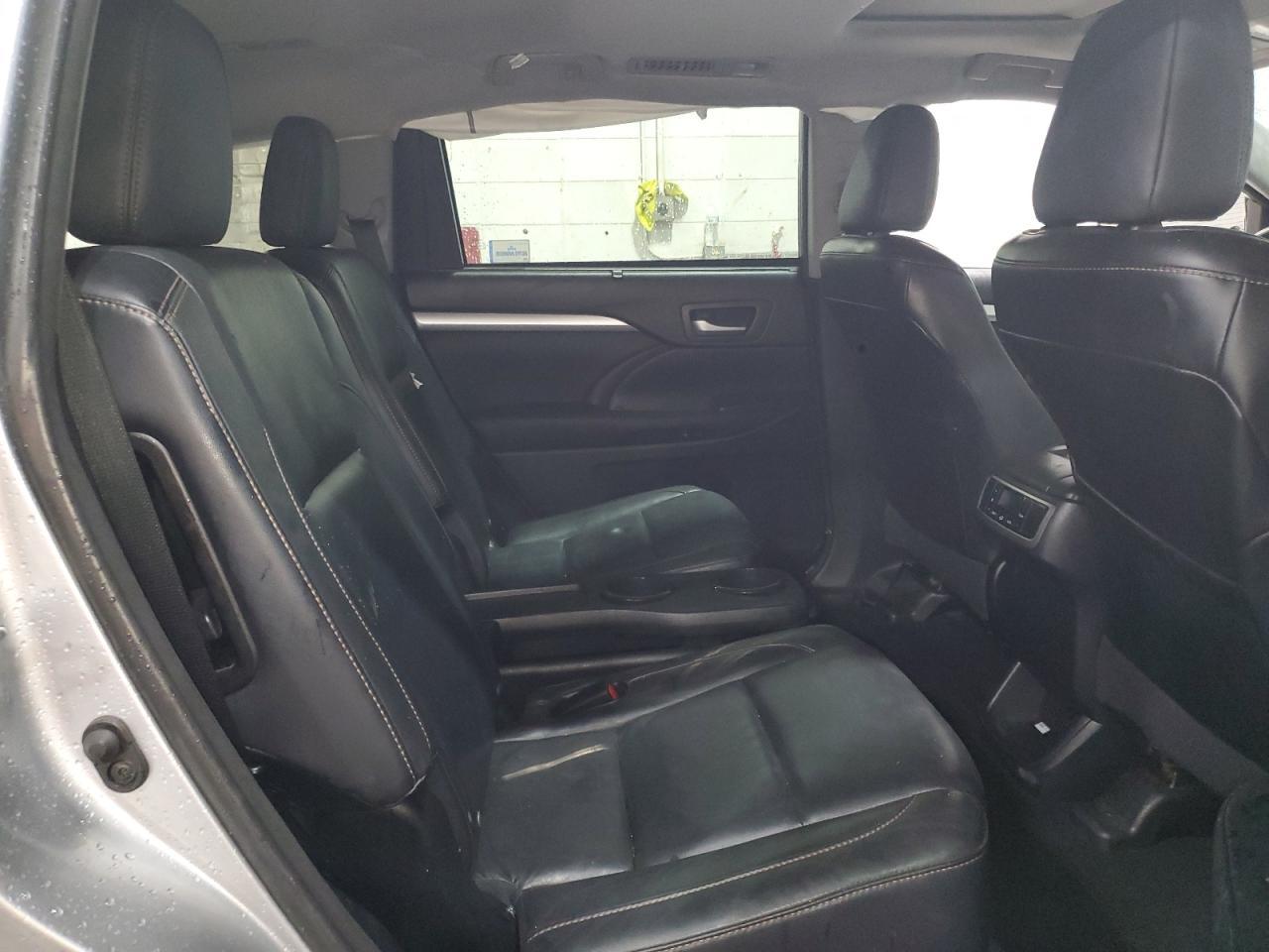 2015 TOYOTA HIGHLANDER