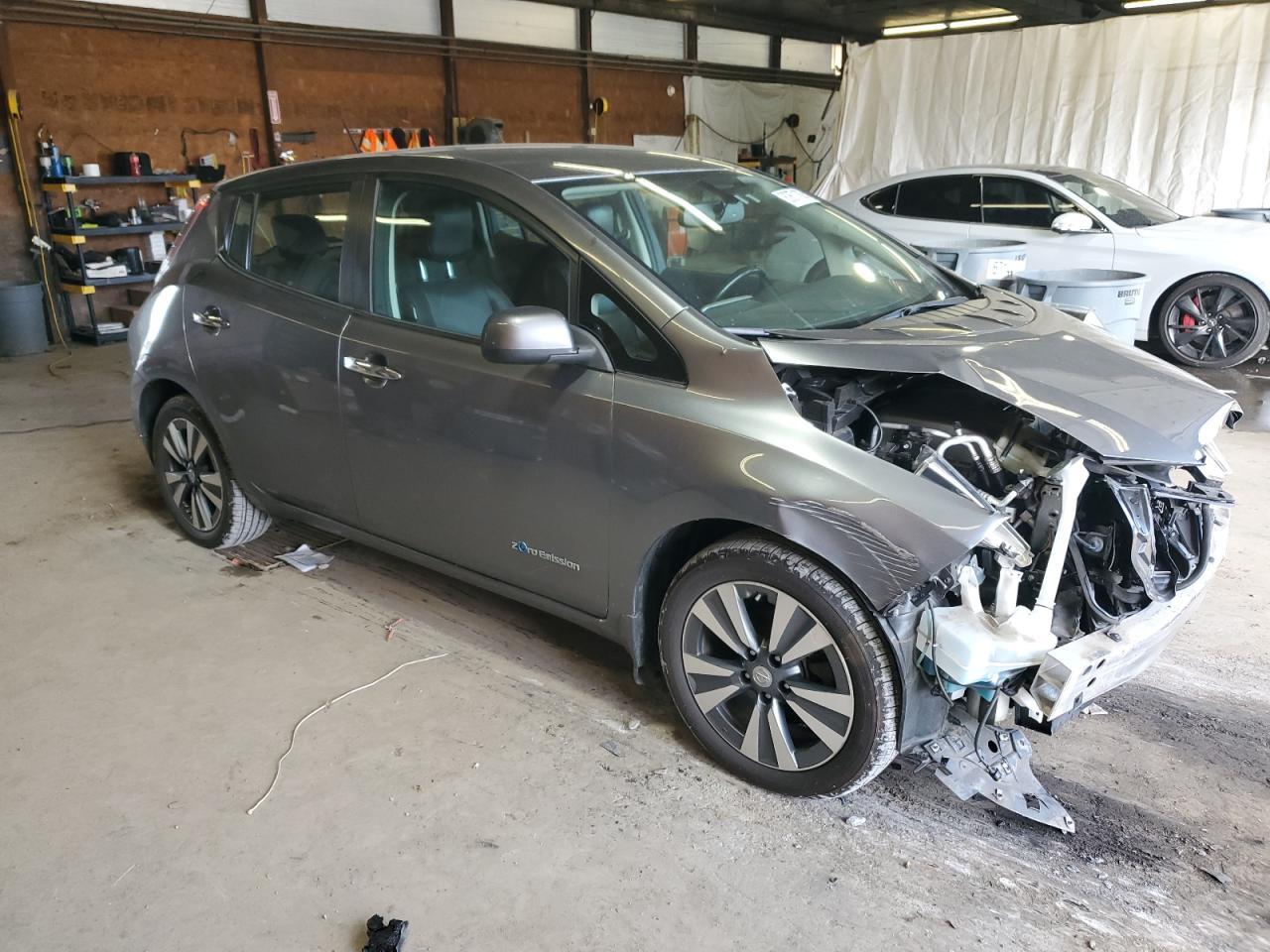 2015 NISSAN LEAF