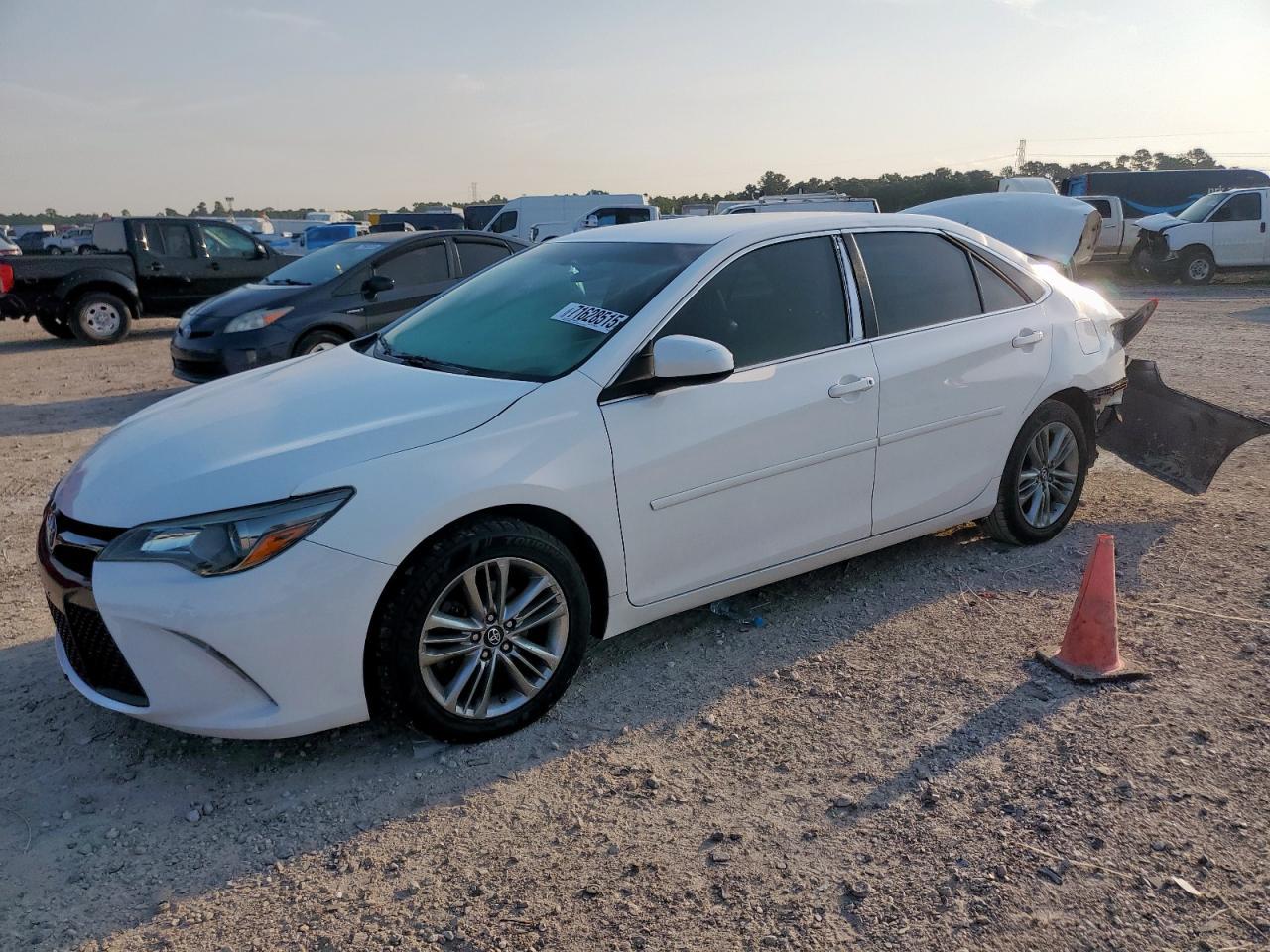 2017 TOYOTA CAMRY