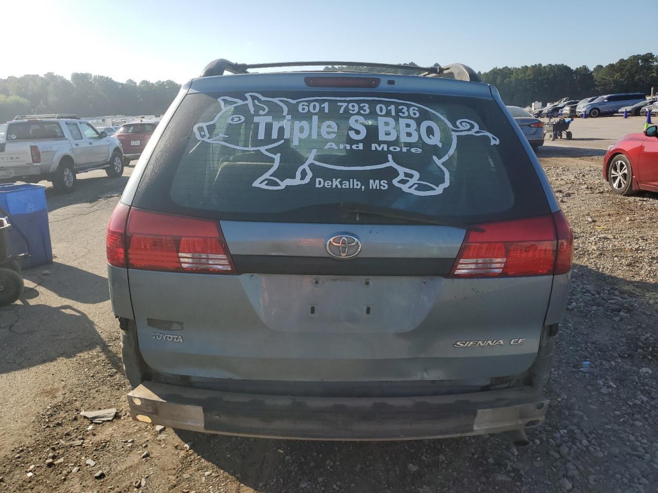 2004 TOYOTA SIENNA