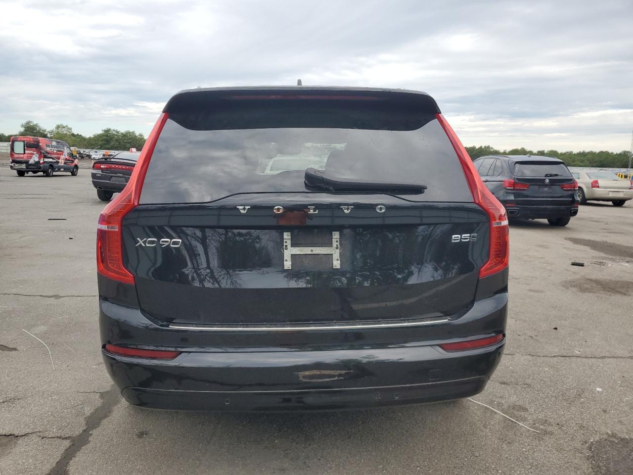 2023 VOLVO XC90