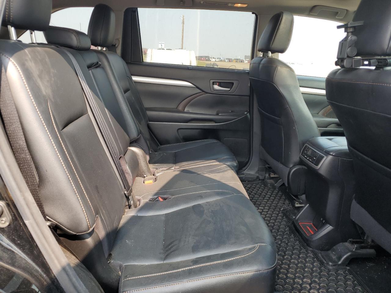 2017 TOYOTA HIGHLANDER