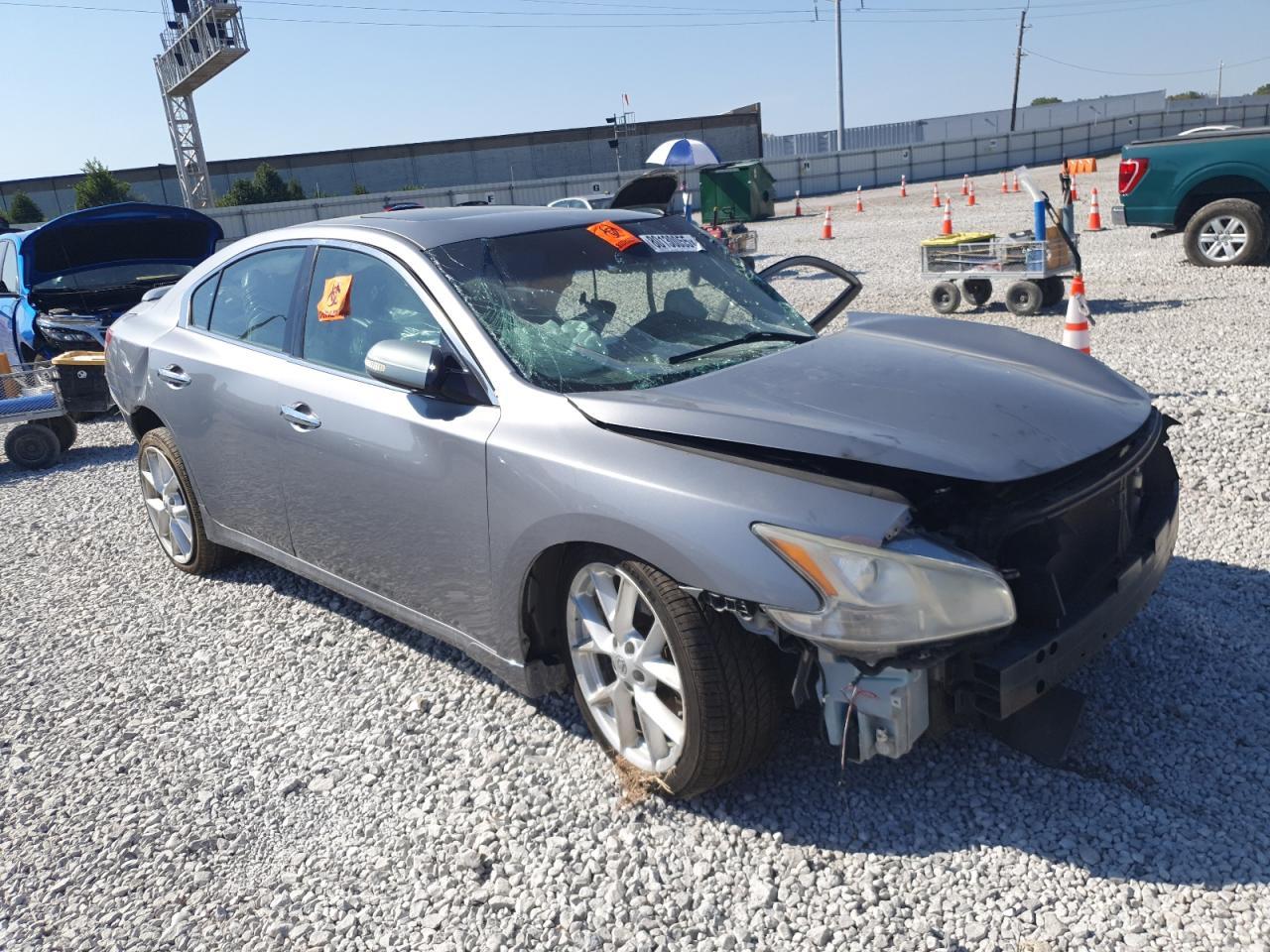 2009 NISSAN Maxima