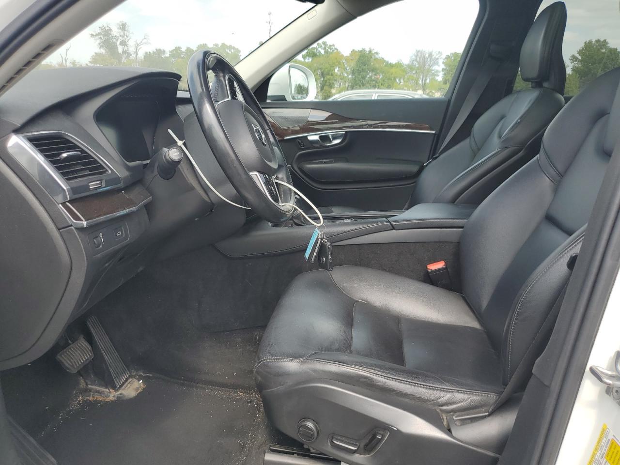 2019 VOLVO XC90