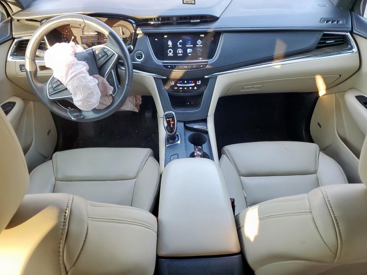 2017 CADILLAC XT5