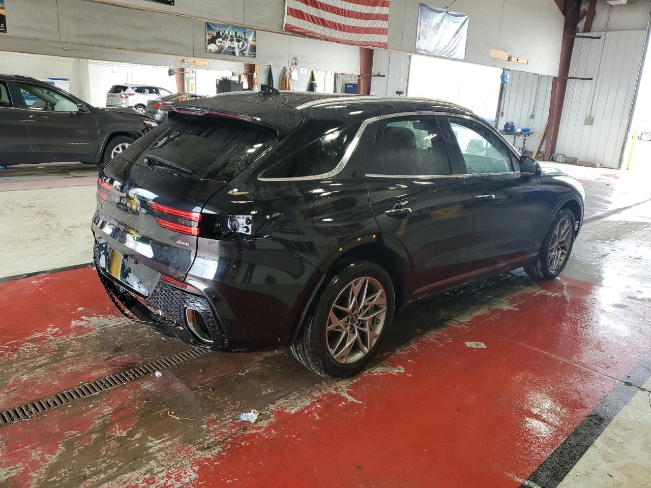2025 GENESIS GV70