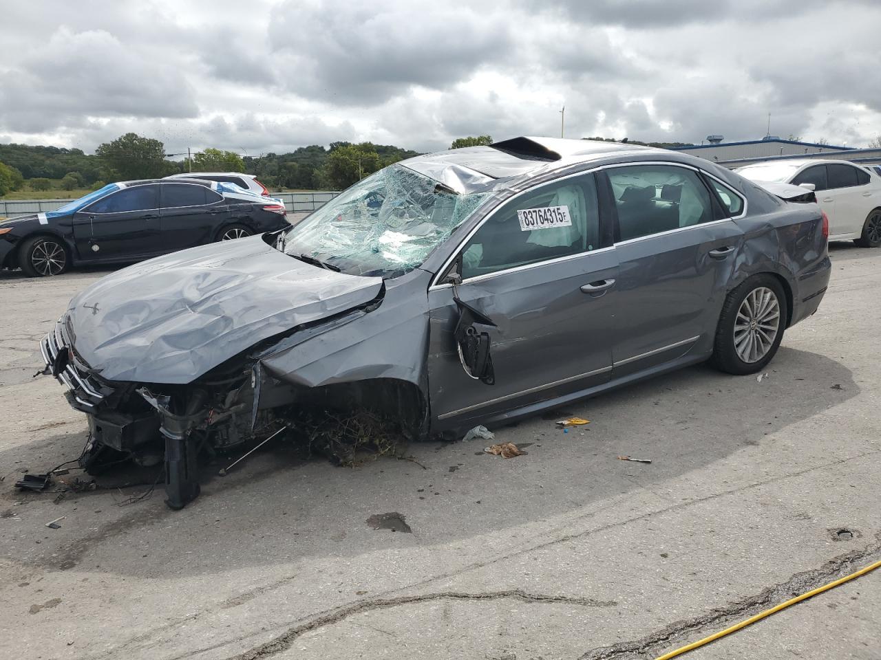 2016 VOLKSWAGEN Passat