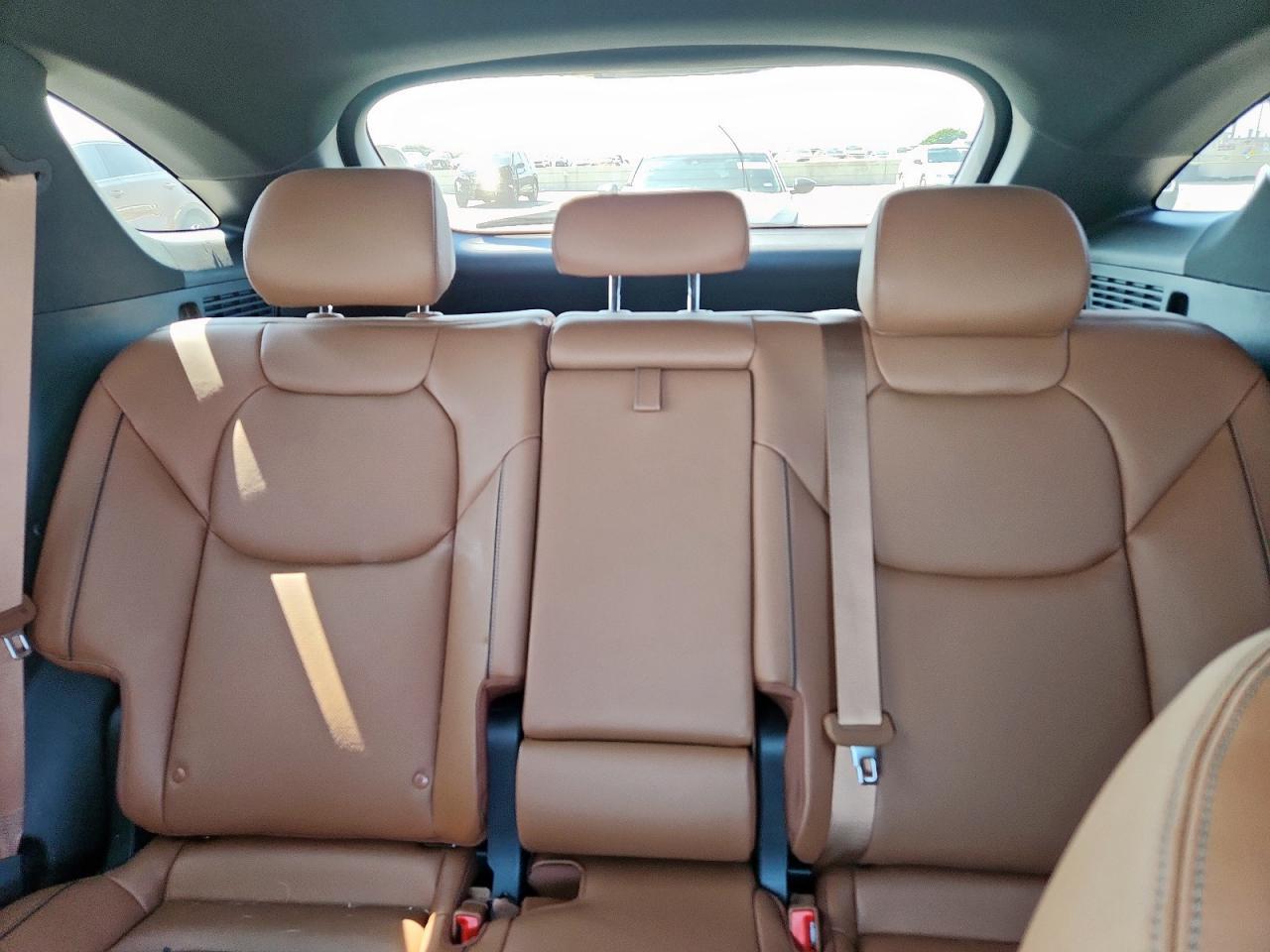 2025 GENESIS GV70